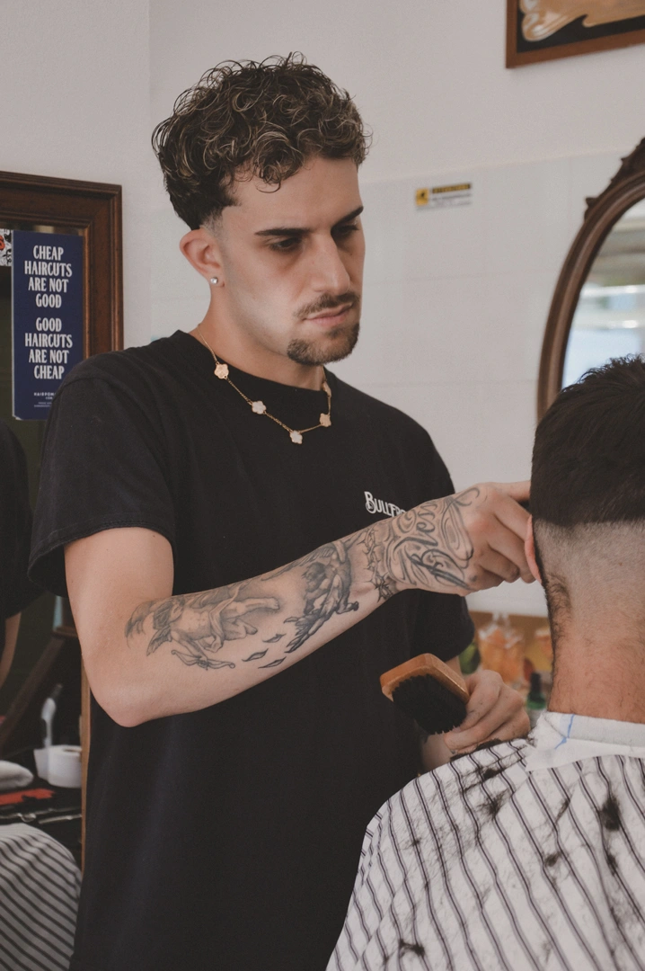 Wood Barber Shop Vigonza Albero Wood Barbershop Vigonza, barbiere Padova