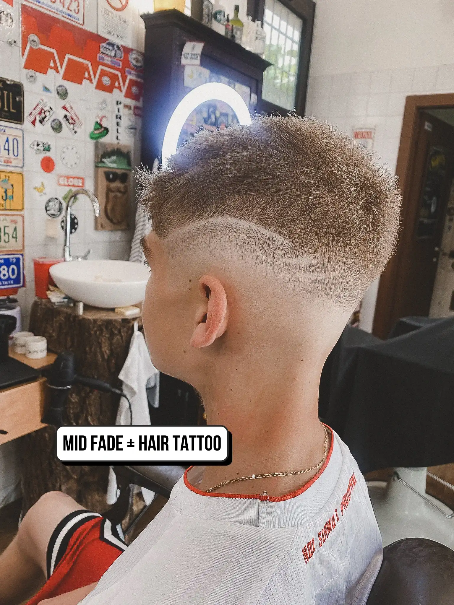 Wood Barber Shop Vigonza MID FADE E HAIR TATTOO - WOOD BARBERSHOP VIGONZA